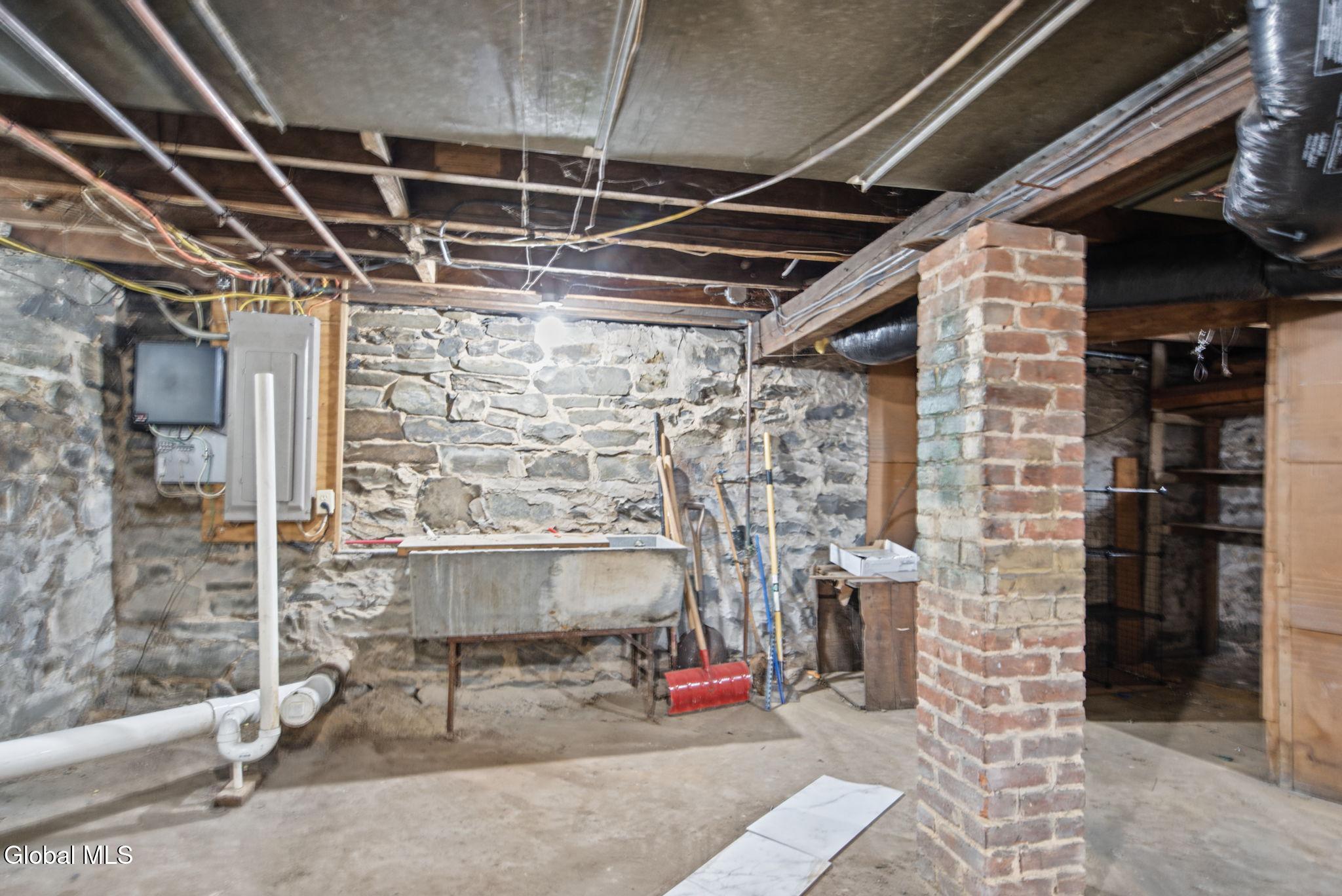963 Maple Avenue Schenectady NY 12307