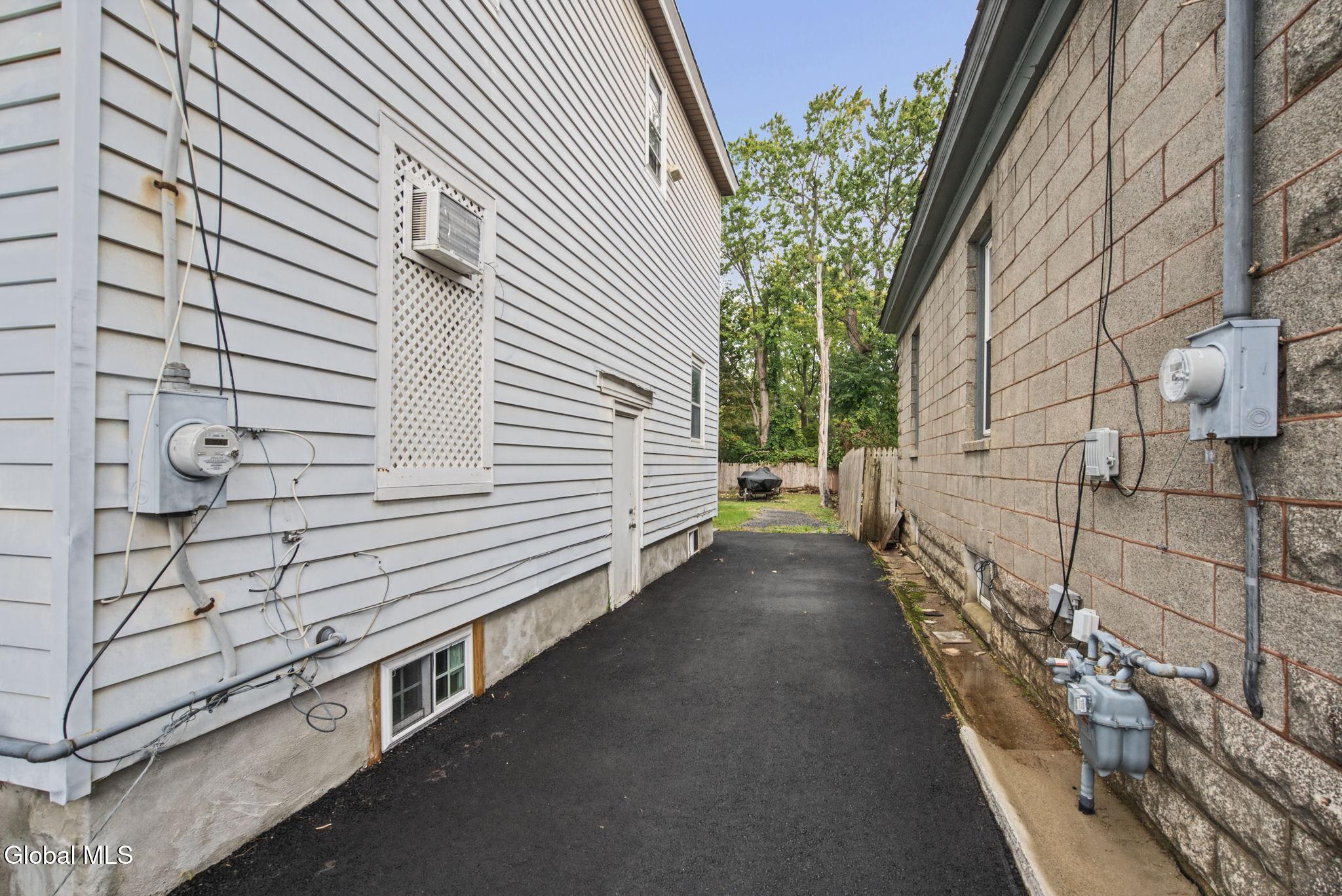 963 Maple Avenue Schenectady NY 12307
