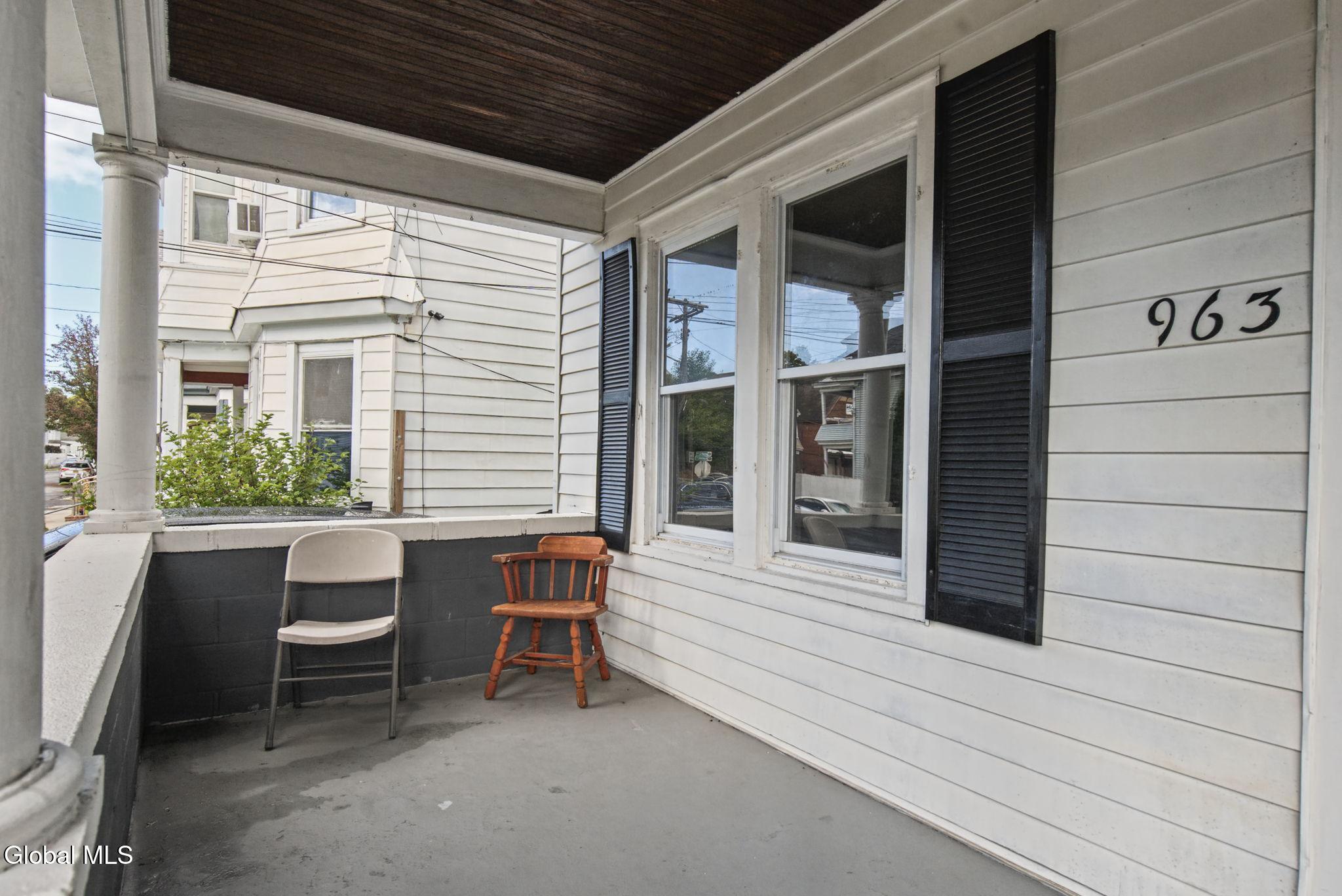 963 Maple Avenue Schenectady NY 12307