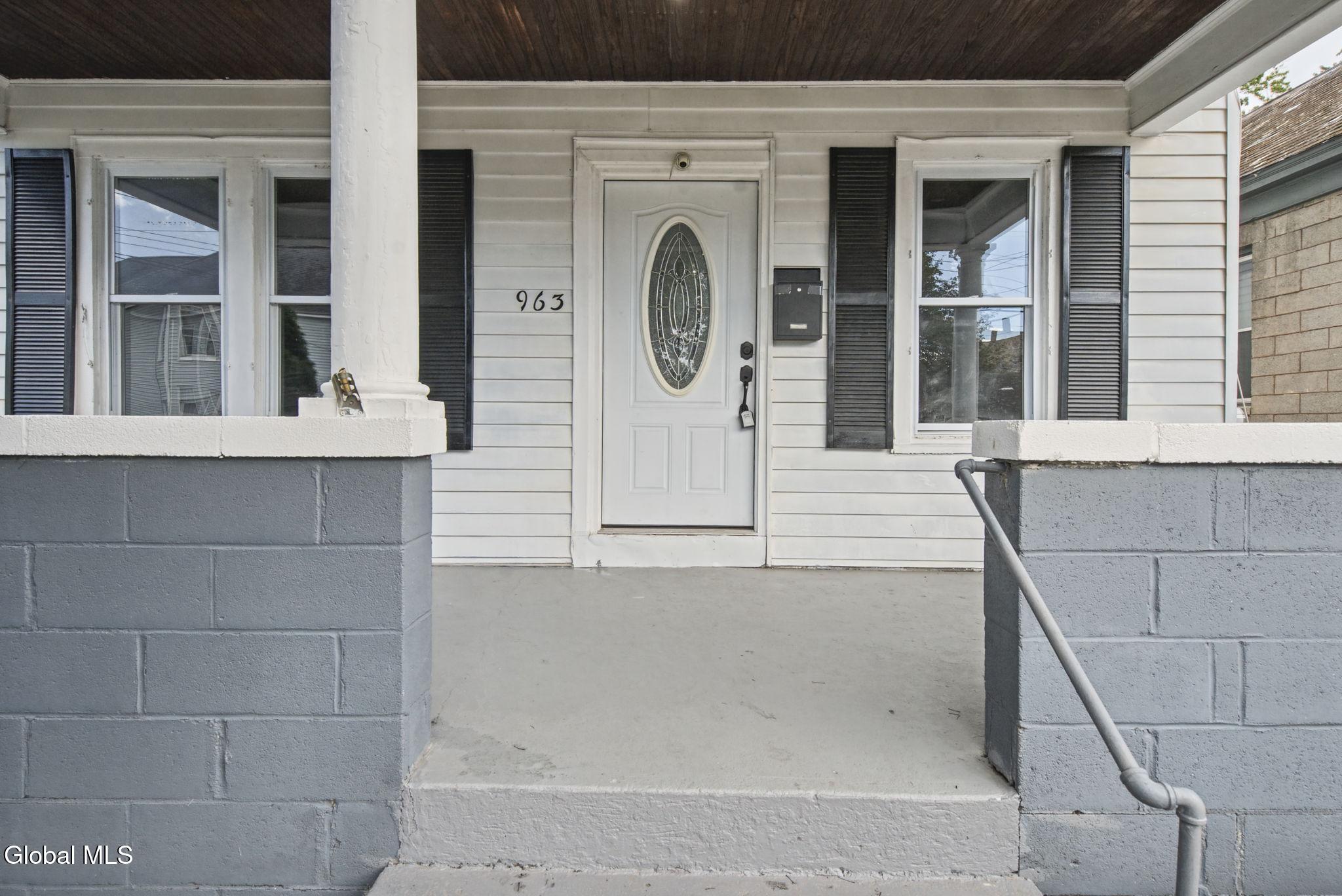 963 Maple Avenue Schenectady NY 12307