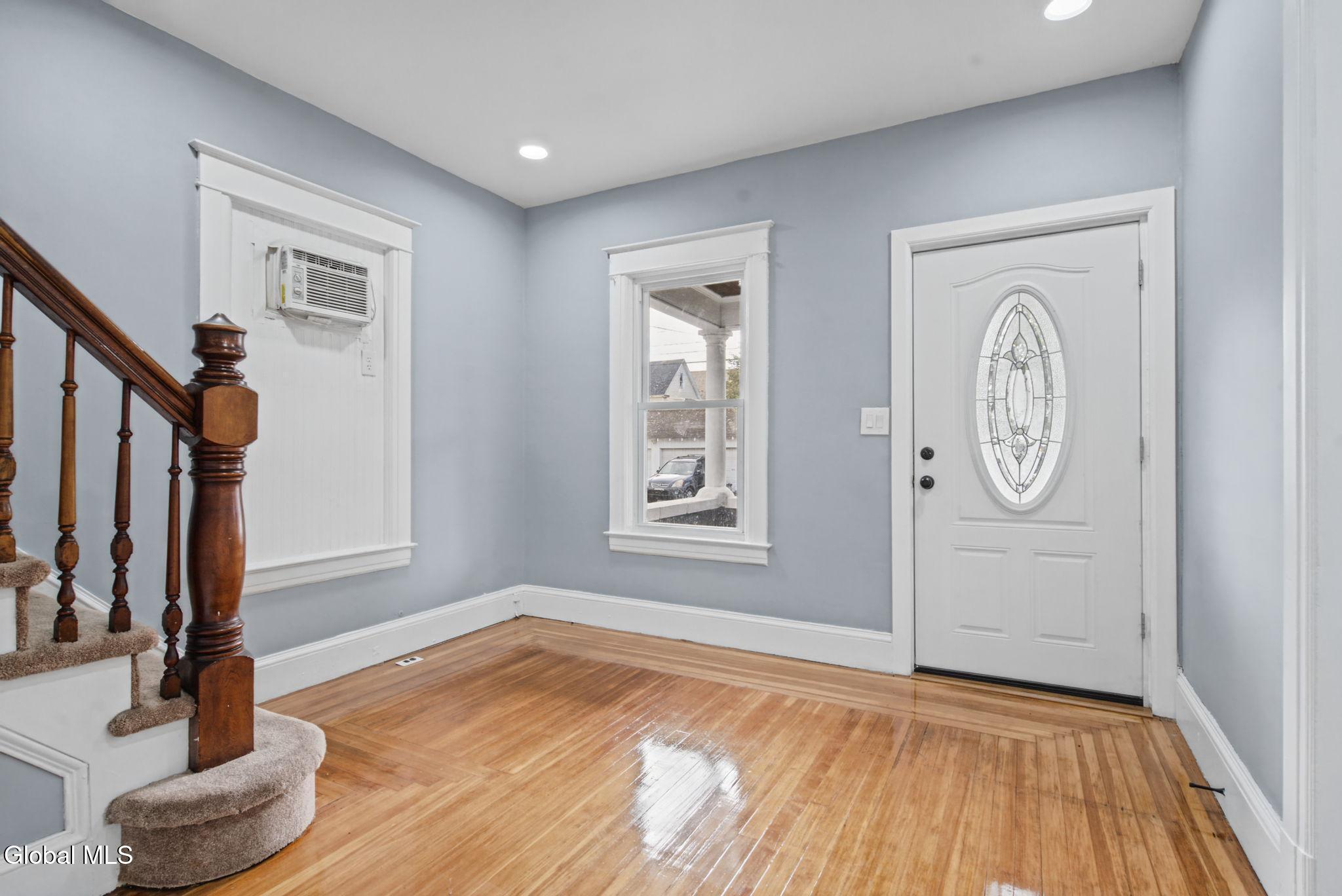 963 Maple Avenue Schenectady NY 12307
