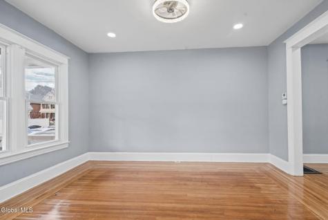 963 Maple Avenue Schenectady NY 12307