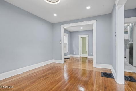 963 Maple Avenue Schenectady NY 12307