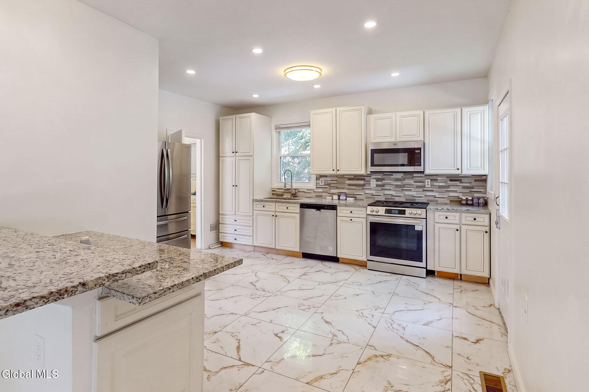 11 Parkis Street Rotterdam Junction NY 12150