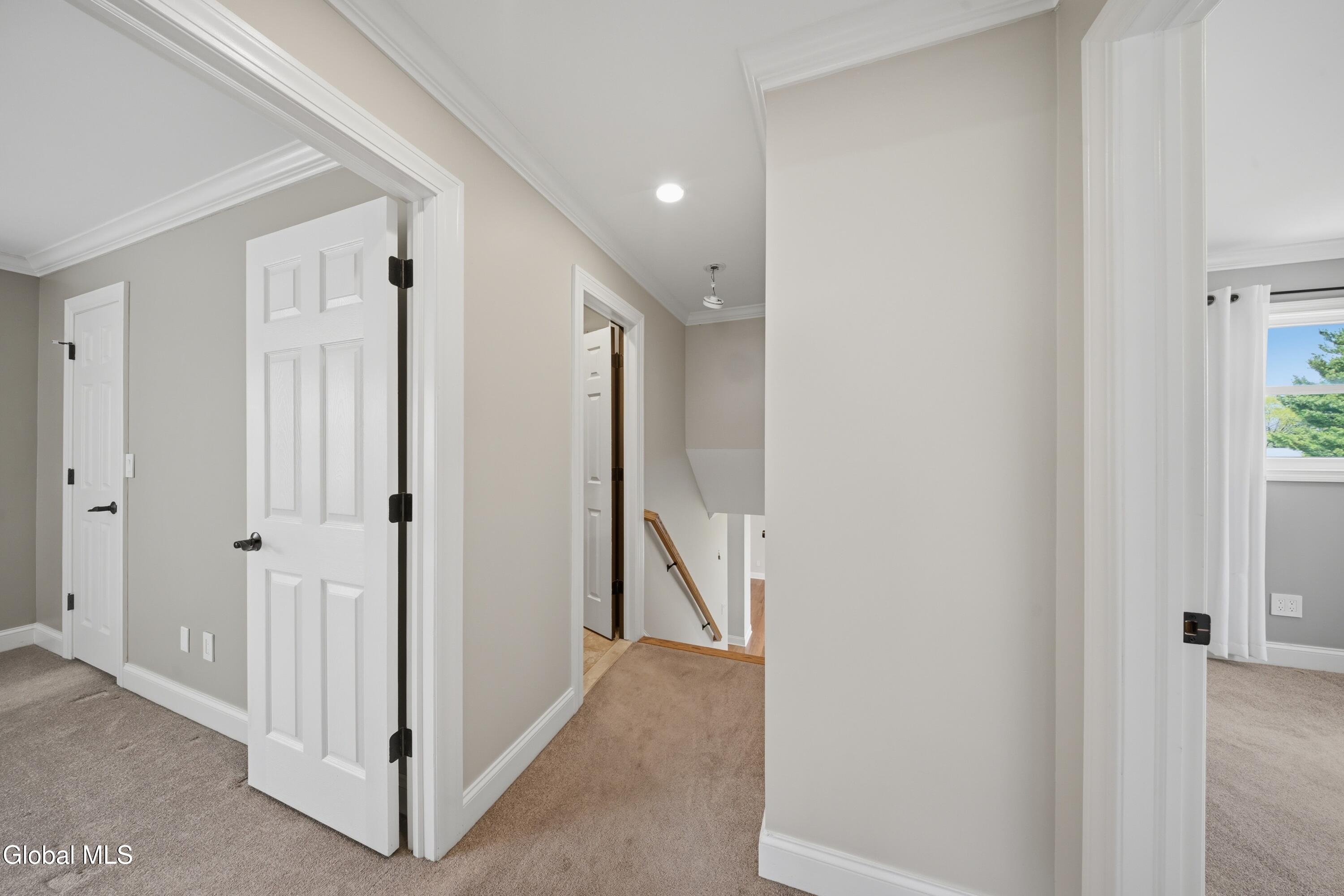 24 Michaelangelo Street Latham NY 12110