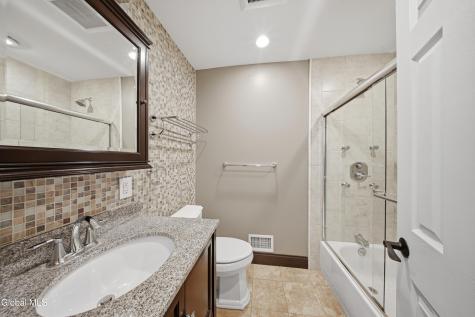 24 Michaelangelo Street Latham NY 12110