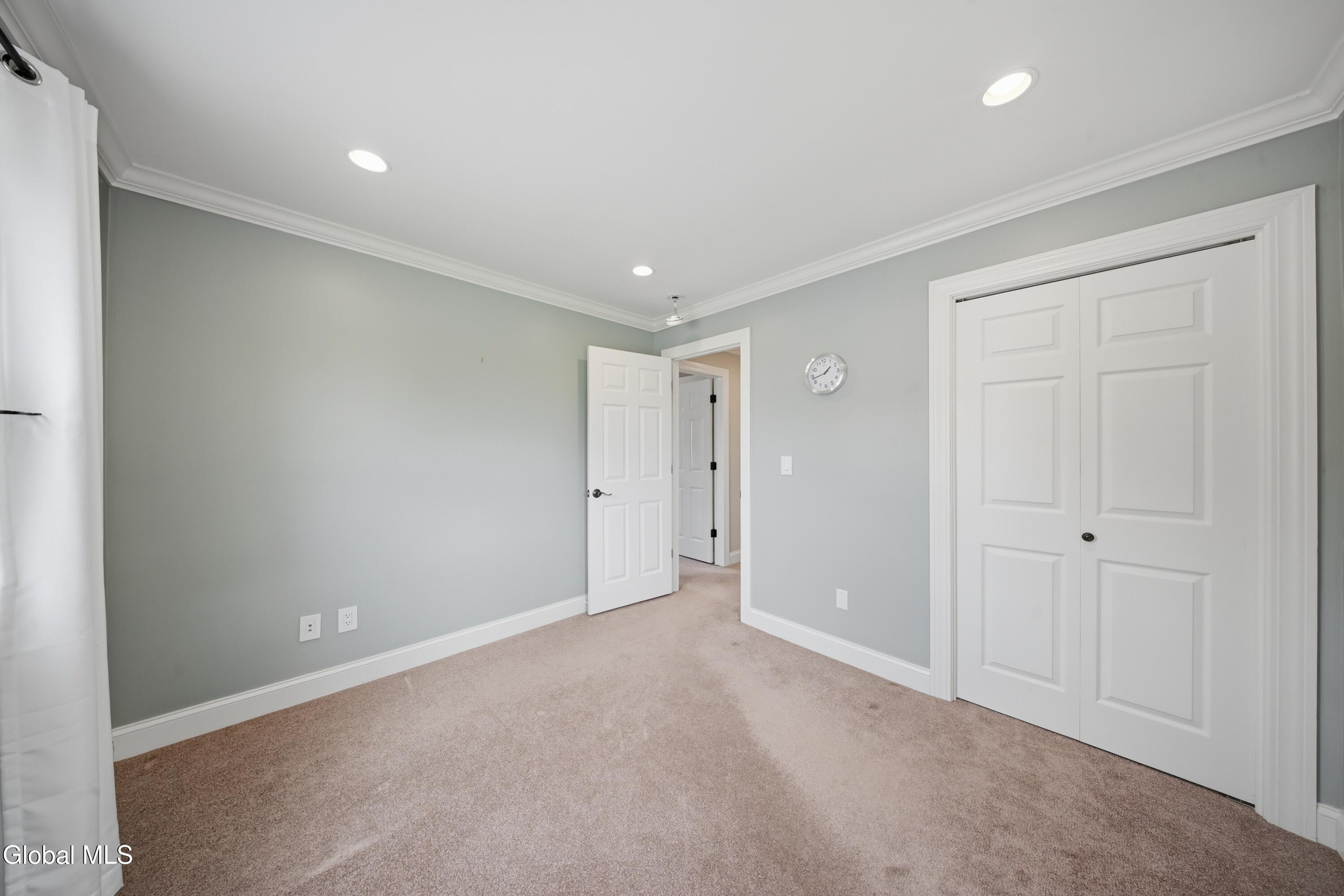24 Michaelangelo Street Latham NY 12110