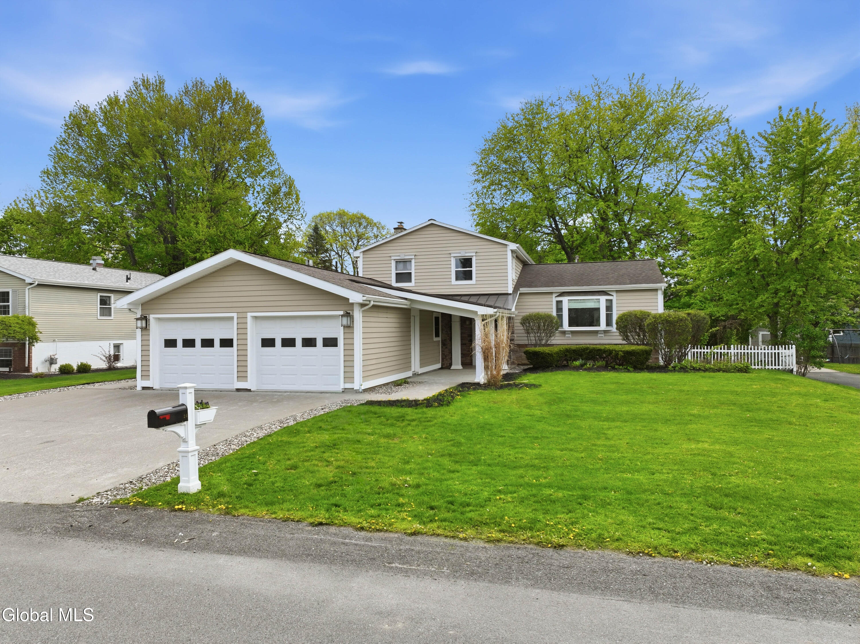 24 Michaelangelo Street Latham NY 12110