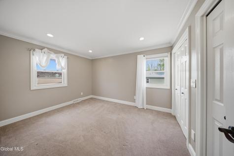 24 Michaelangelo Street Latham NY 12110