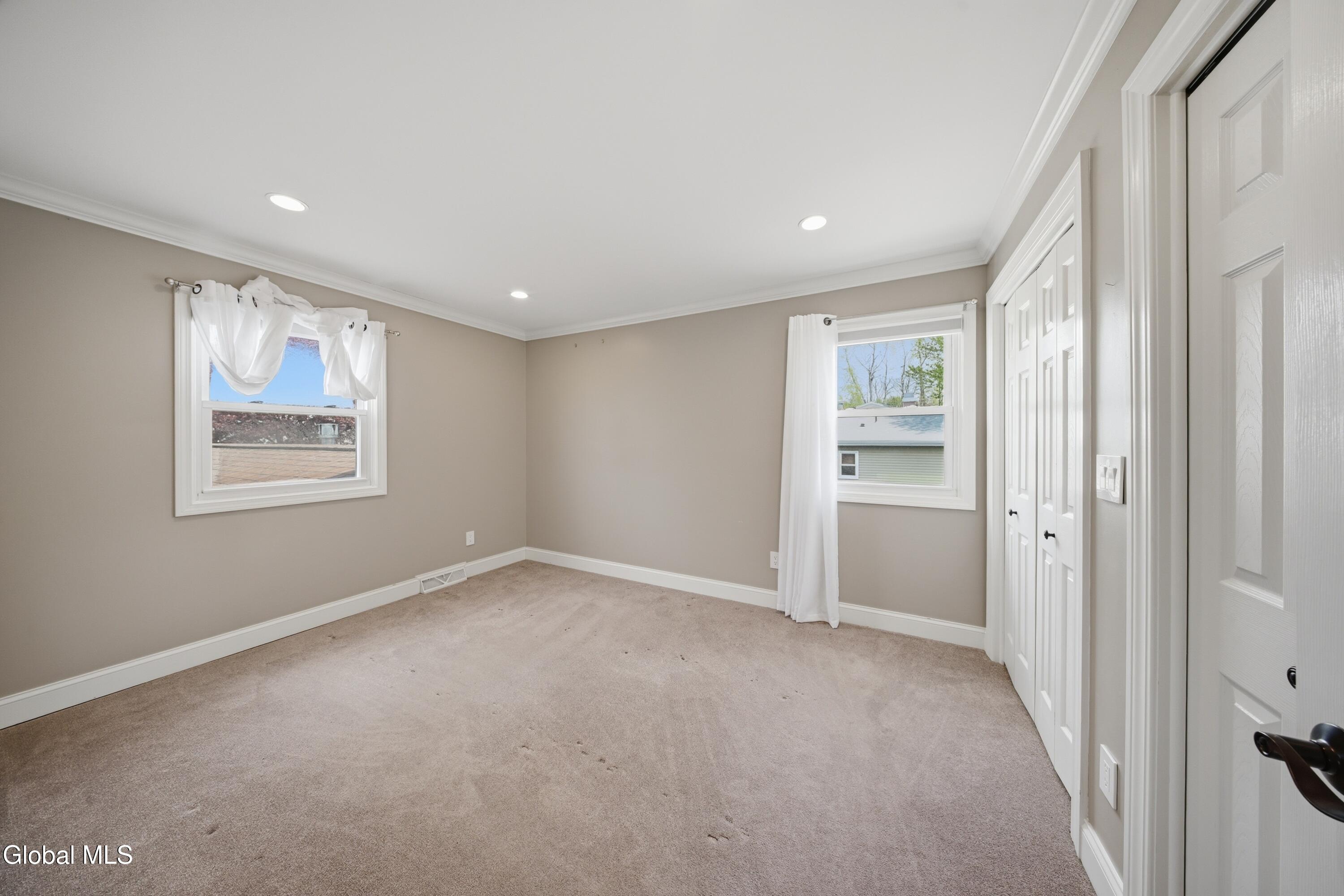 24 Michaelangelo Street Latham NY 12110