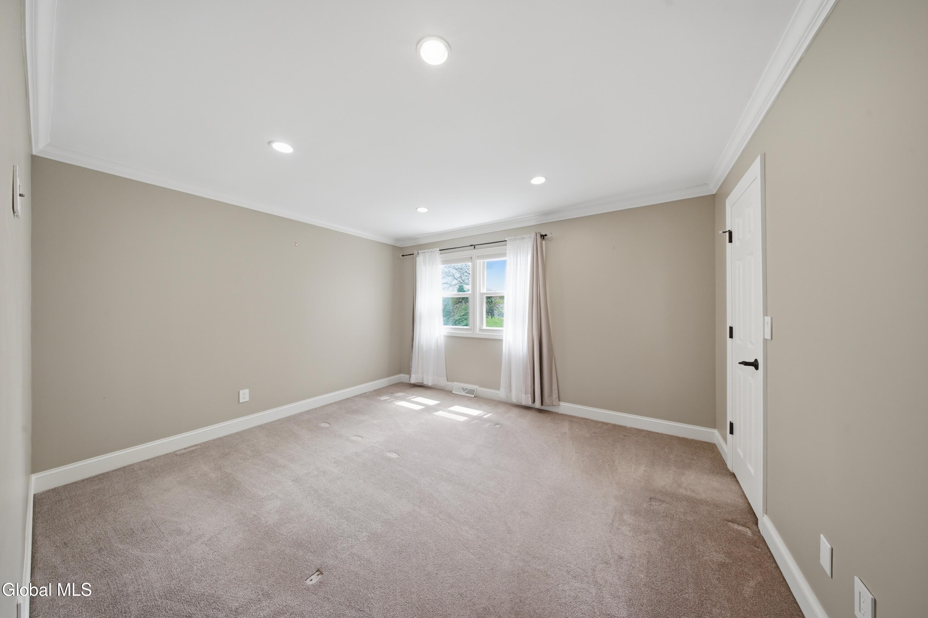 24 Michaelangelo Street Latham NY 12110