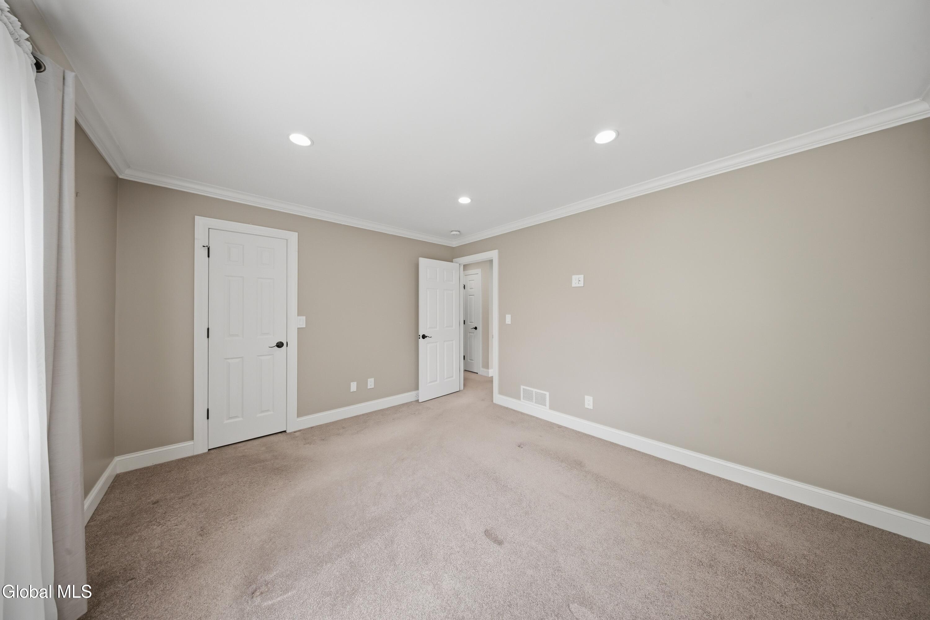 24 Michaelangelo Street Latham NY 12110