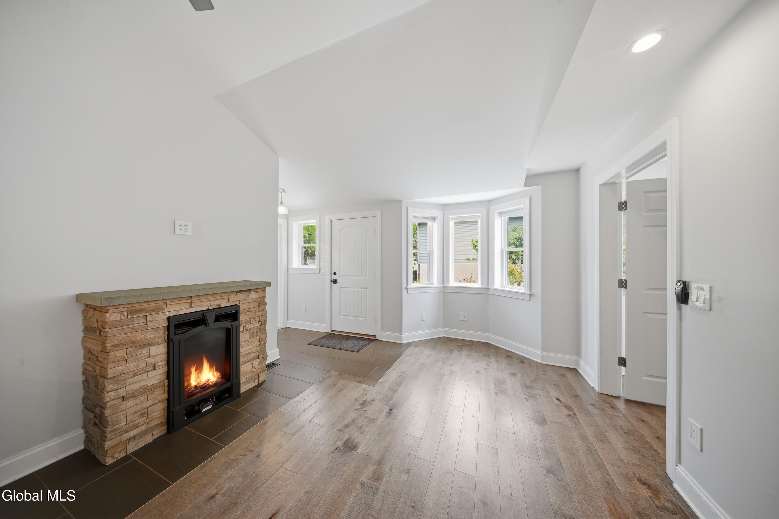24 Michaelangelo Street Latham NY 12110