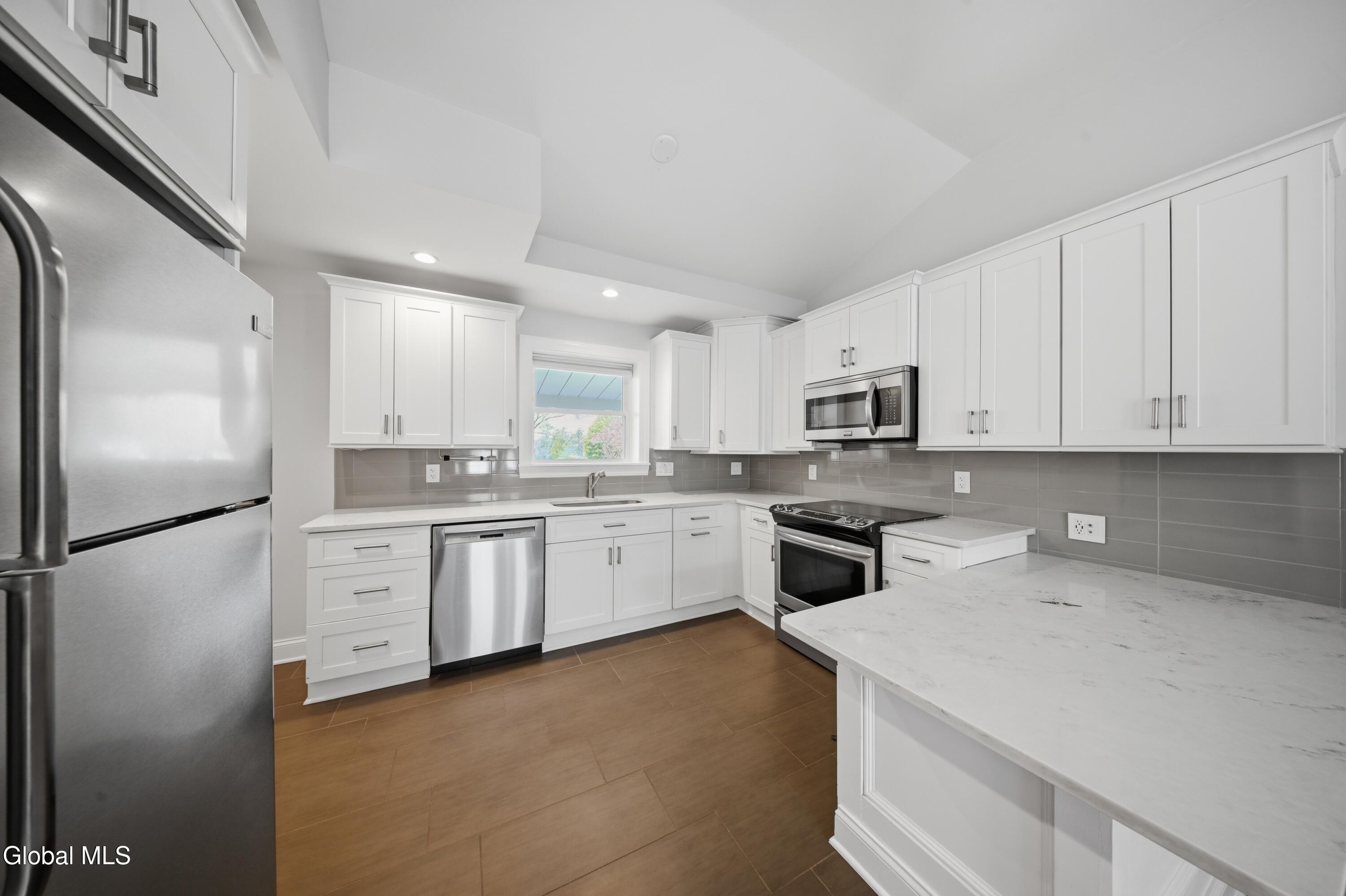 24 Michaelangelo Street Latham NY 12110