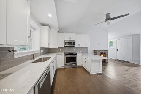 24 Michaelangelo Street Latham NY 12110