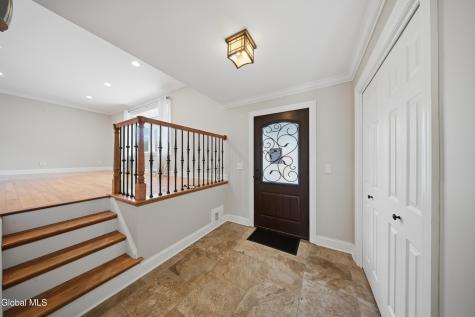 24 Michaelangelo Street Latham NY 12110