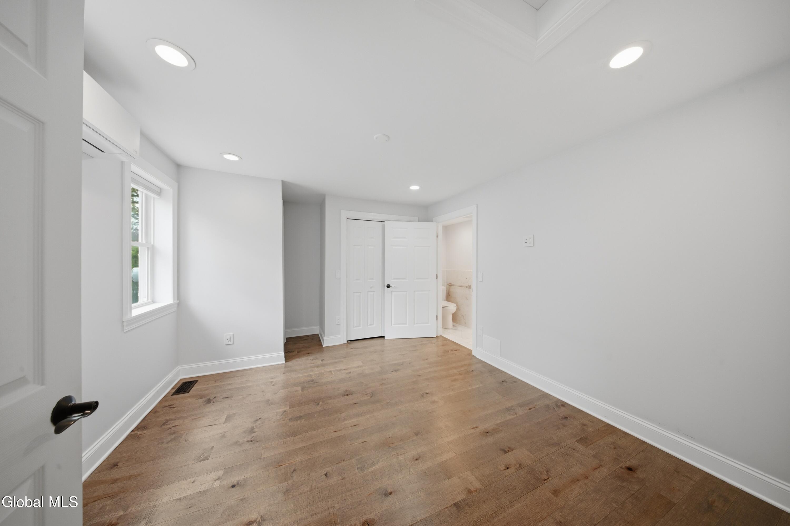 24 Michaelangelo Street Latham NY 12110
