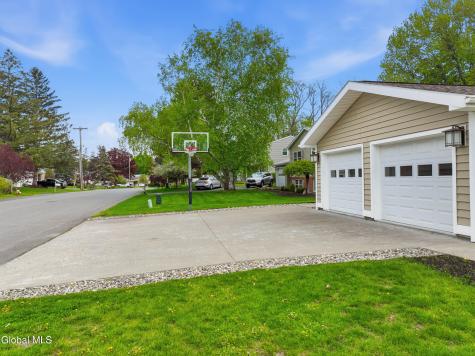 24 Michaelangelo Street Latham NY 12110