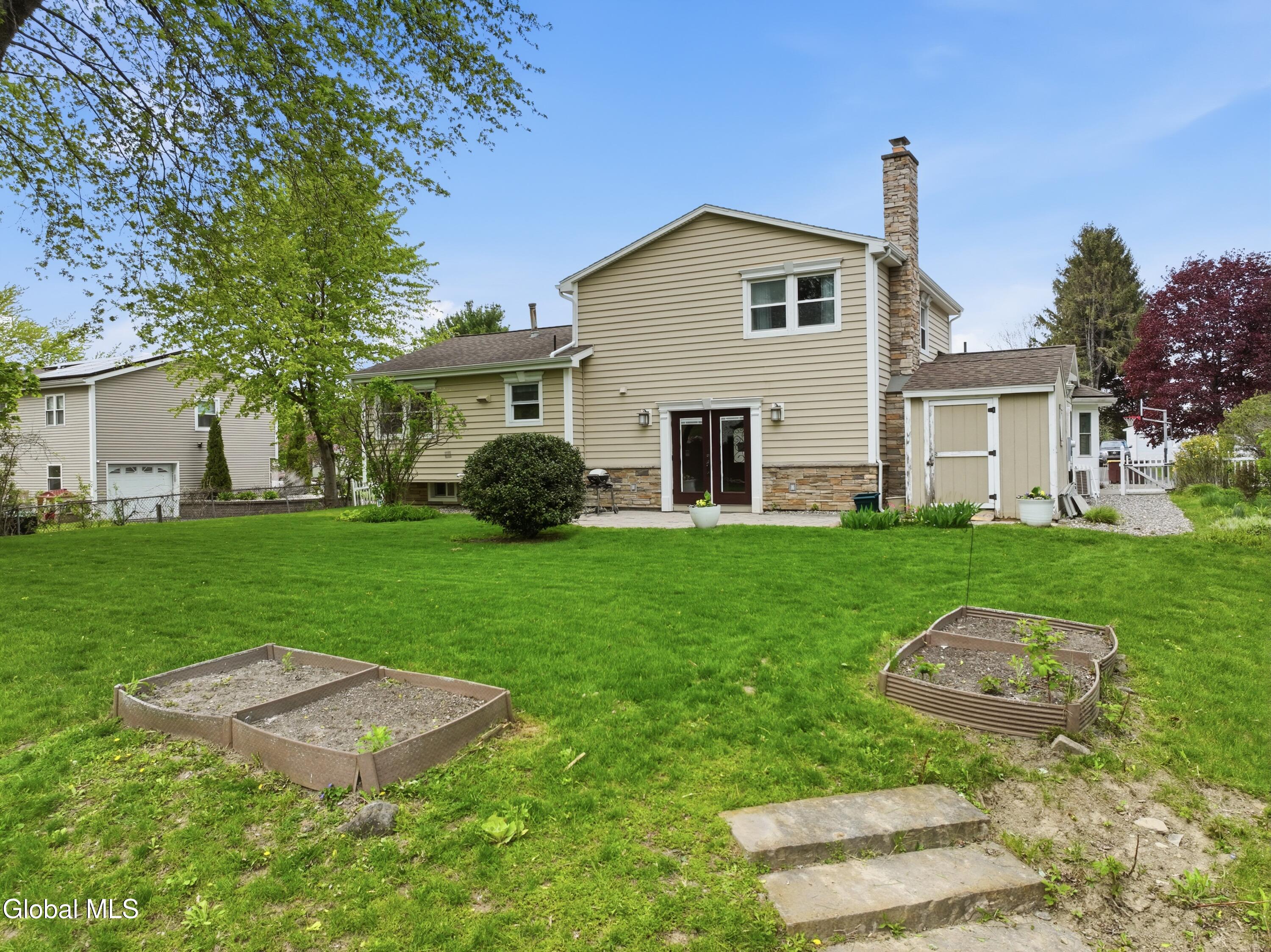 24 Michaelangelo Street Latham NY 12110