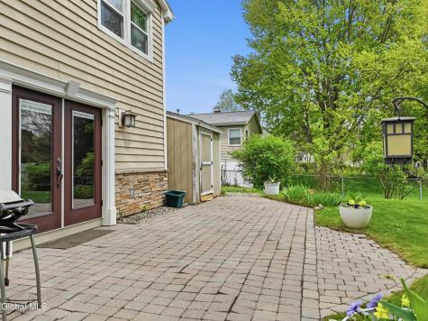 24 Michaelangelo Street Latham NY 12110