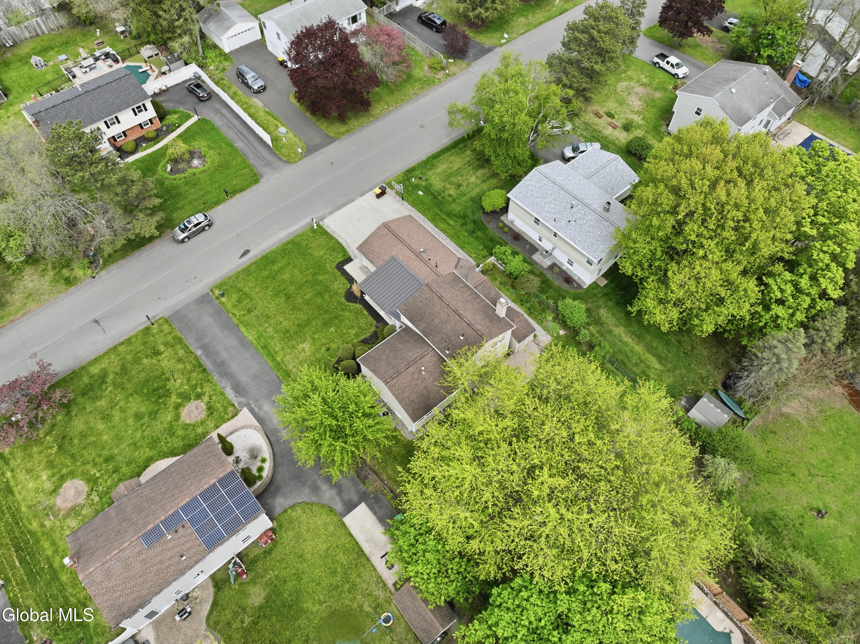 24 Michaelangelo Street Latham NY 12110