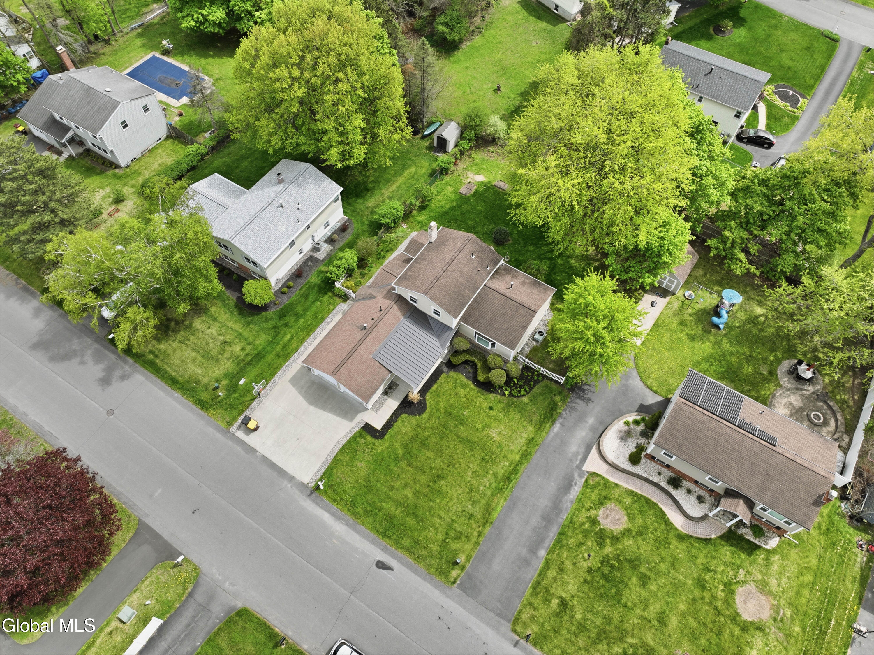 24 Michaelangelo Street Latham NY 12110