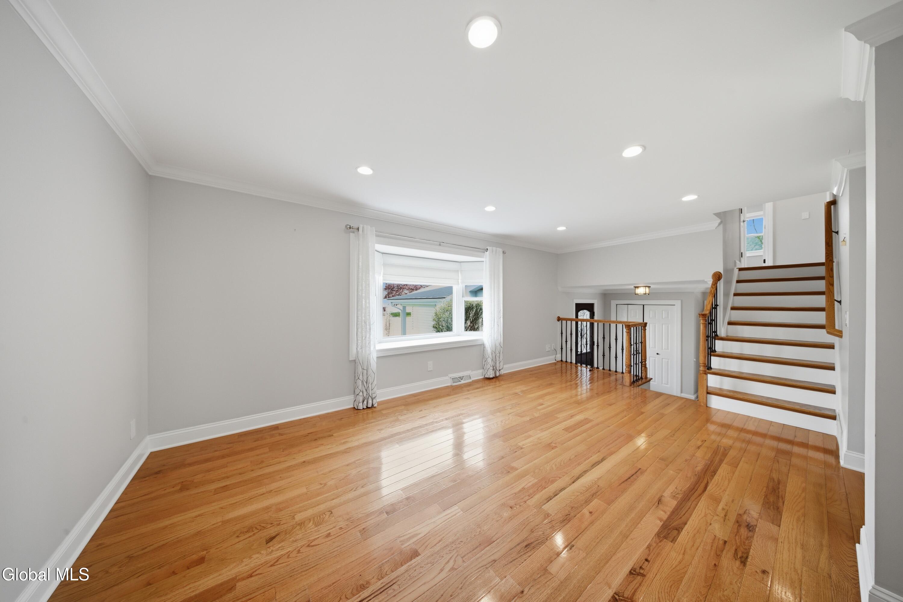 24 Michaelangelo Street Latham NY 12110