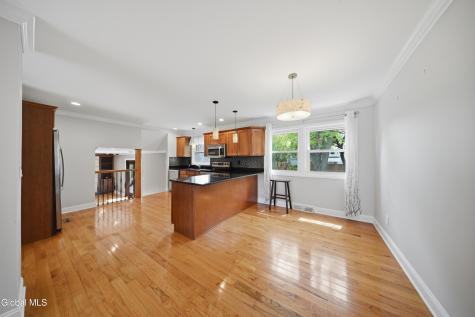 24 Michaelangelo Street Latham NY 12110