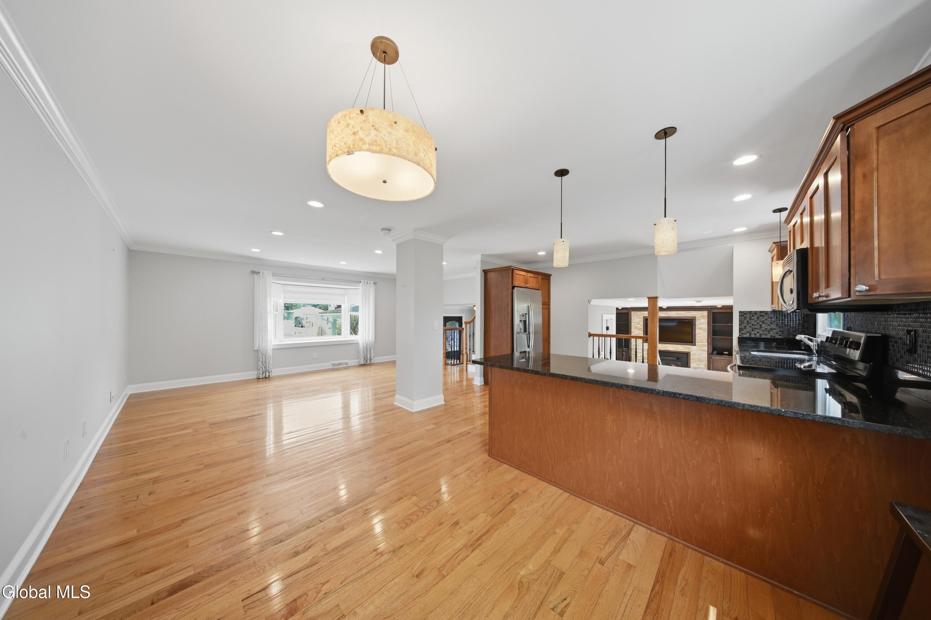 24 Michaelangelo Street Latham NY 12110