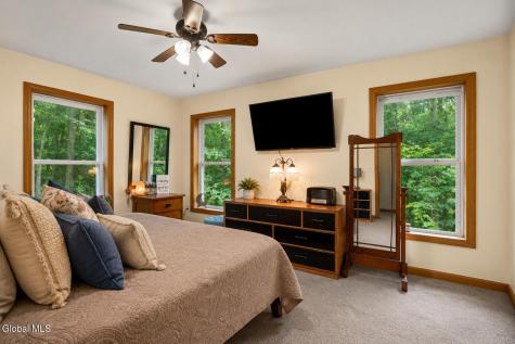 286 Severine Lane Glen NY 12072