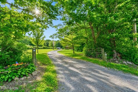 286 Severine Lane Glen NY 12072