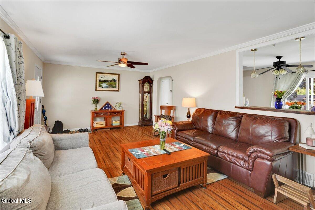 7 Silversmith Lane Schenectady NY 12306