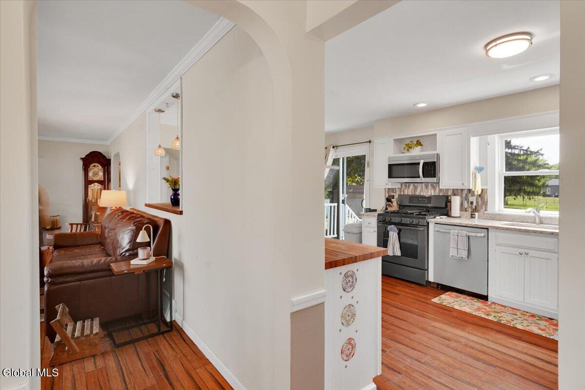 7 Silversmith Lane Schenectady NY 12306