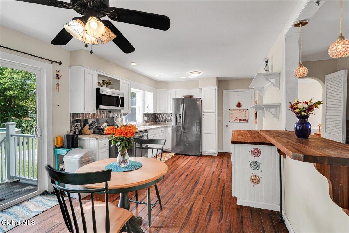 7 Silversmith Lane Schenectady NY 12306