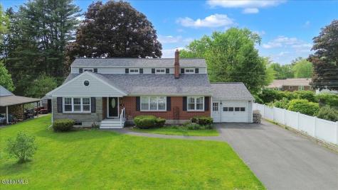 7 Silversmith Lane Schenectady NY 12306
