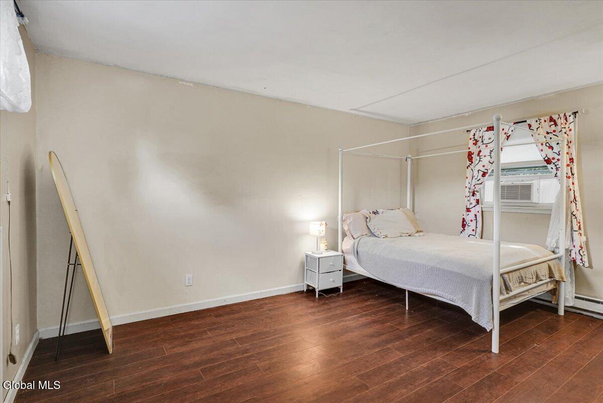 7 Silversmith Lane Schenectady NY 12306
