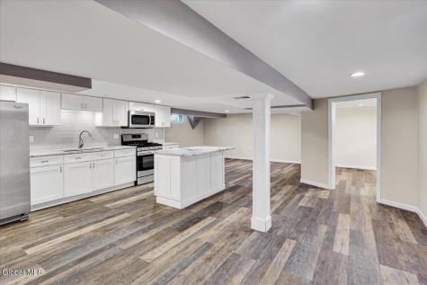 7 Silversmith Lane Schenectady NY 12306