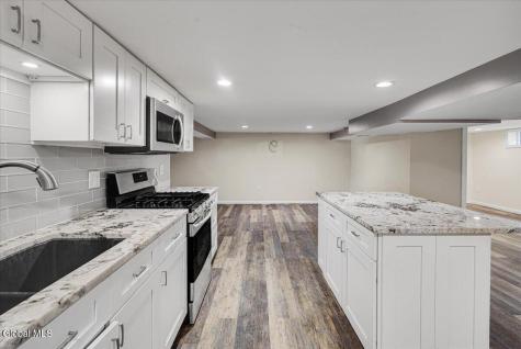7 Silversmith Lane Schenectady NY 12306
