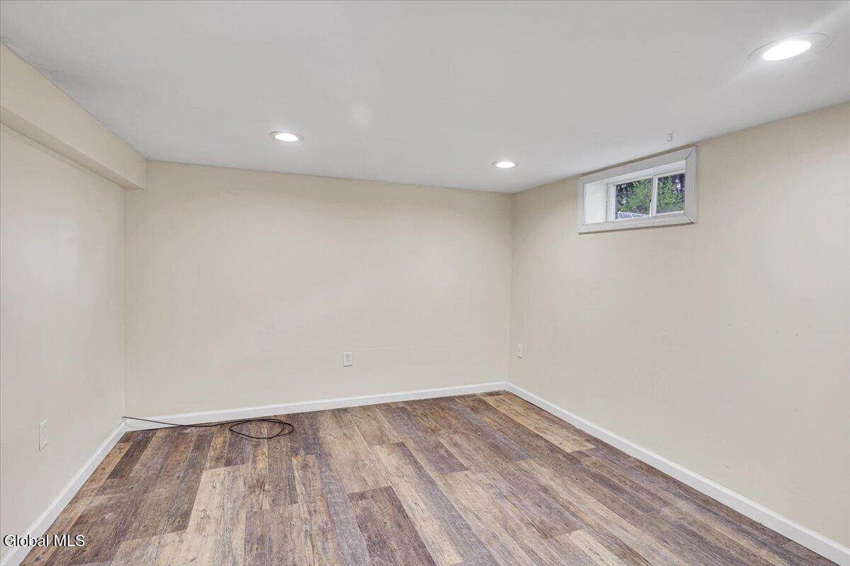 7 Silversmith Lane Schenectady NY 12306