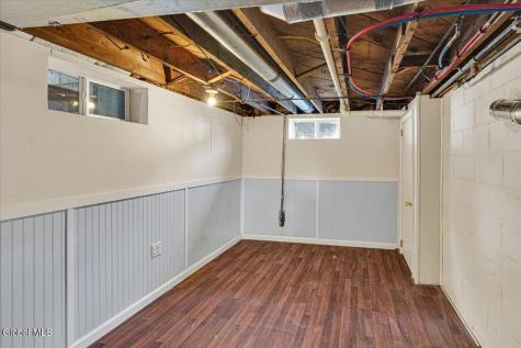 7 Silversmith Lane Schenectady NY 12306