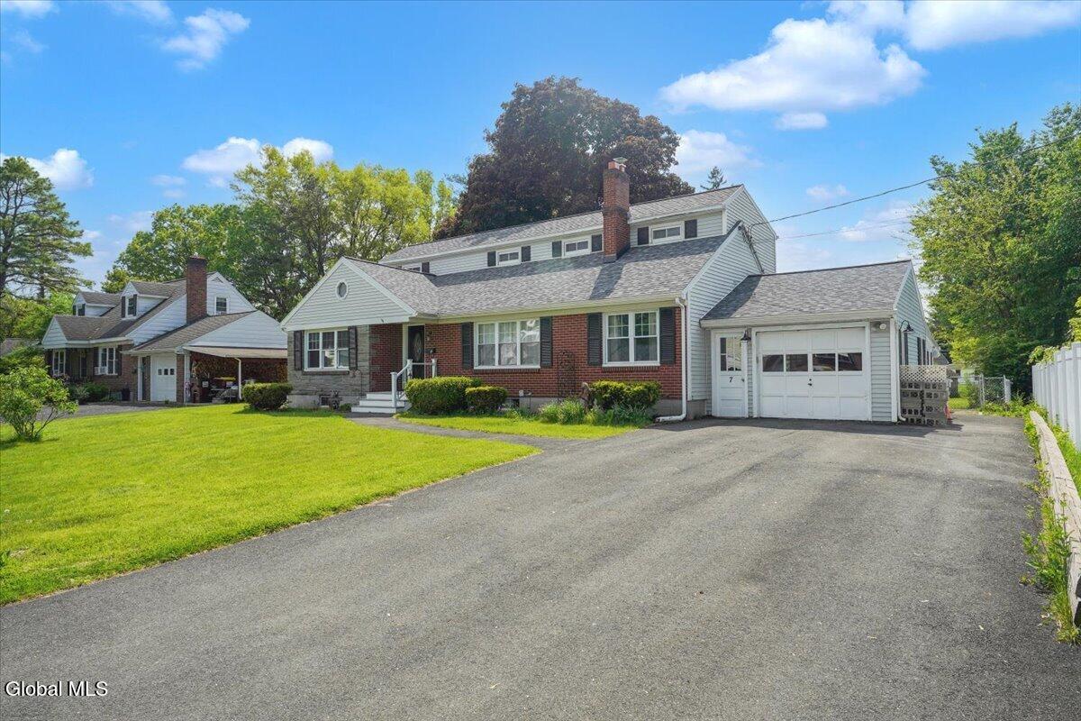 7 Silversmith Lane Schenectady NY 12306