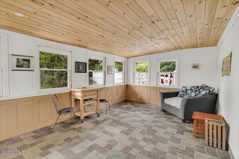 7 Silversmith Lane Schenectady NY 12306