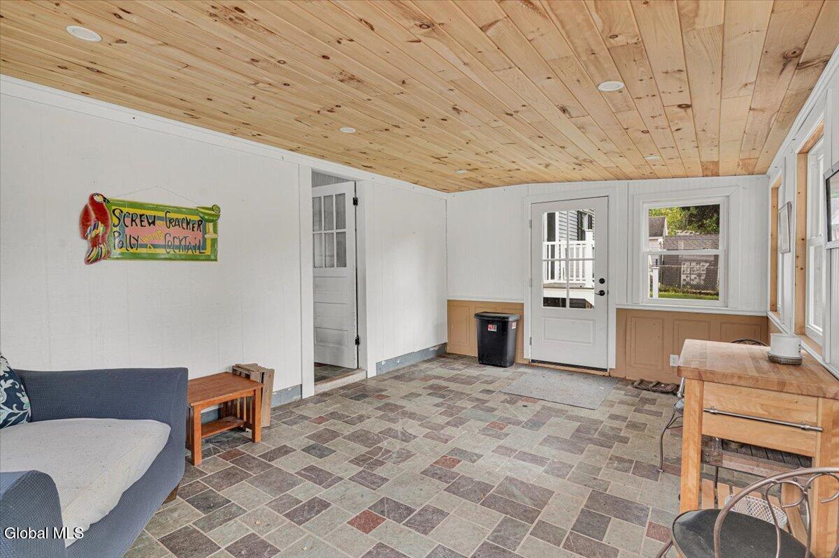 7 Silversmith Lane Schenectady NY 12306