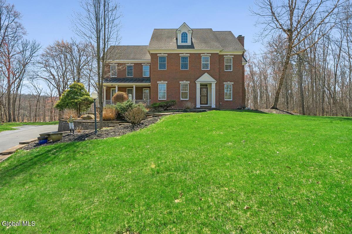 9 Stable Lane Saratoga Springs NY 12866