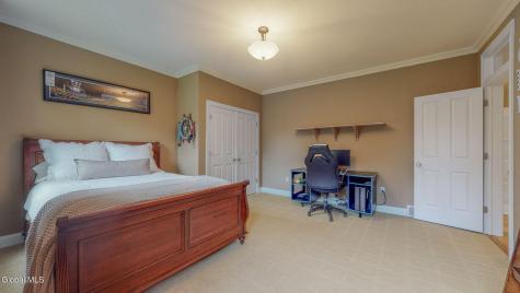 9 Stable Lane Saratoga Springs NY 12866