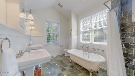 9 Stable Lane Saratoga Springs NY 12866