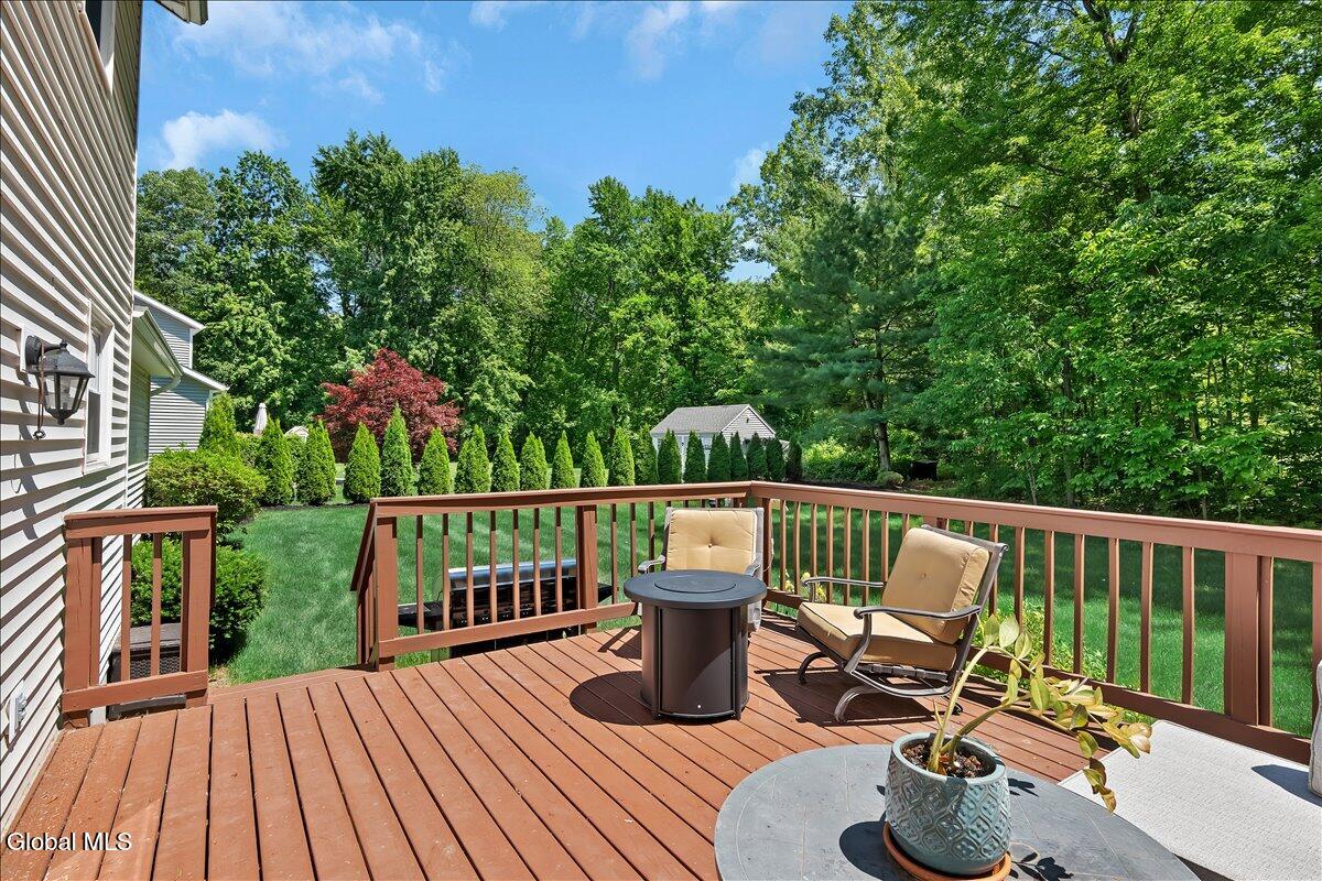 4 Kiliaen Way Halfmoon NY 12065