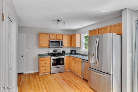 4 Kiliaen Way Halfmoon NY 12065
