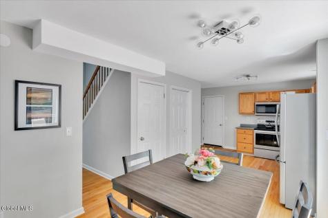 4 Kiliaen Way Halfmoon NY 12065