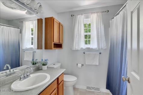 4 Kiliaen Way Halfmoon NY 12065